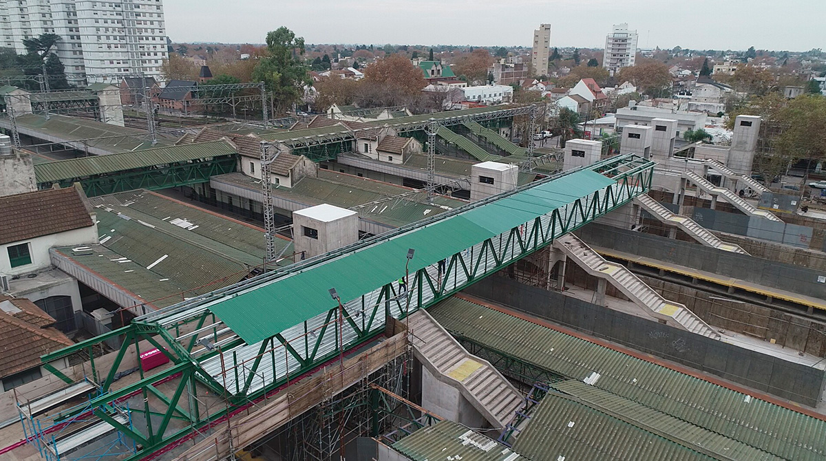 Puente Peatonal en Alto Nivel Estación FFCC