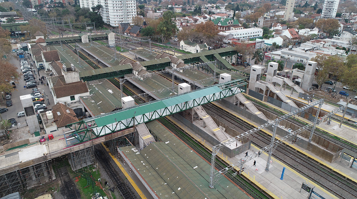 Puente Peatonal en Alto Nivel Estación FFCC